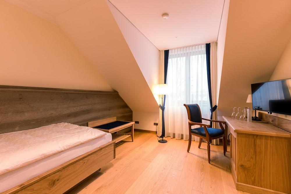 & Gaststaette Zum Erdinger Weissbraeu 3* München